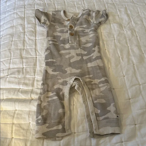 10 piece 12mo. Baby Boy Clothes short sleeve (042) - Picture 12 of 16